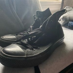 Women’s black converse